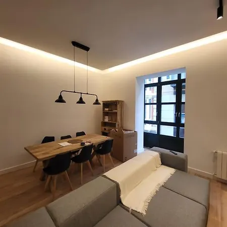 Apartment Moderno Centrico 8 Personas *